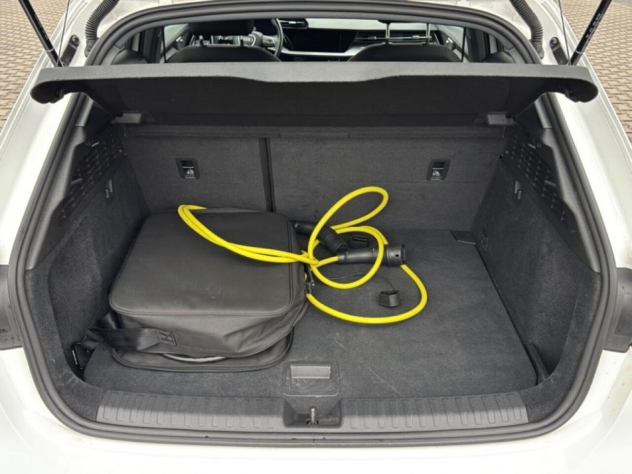 Audi A3 40 TFSIe ADVANCED PDC/ACC/STOELVERW/NAVI