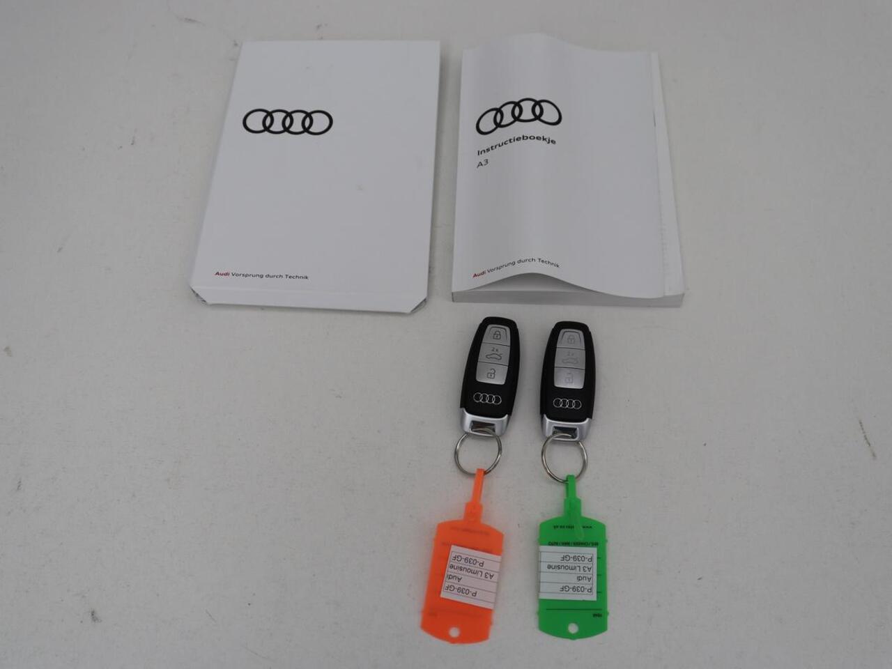 Audi A3 30 TFSI S edition | Sportstoelen | Carplay | Virtual Cockpit | Half leder | Climate control | Full LED | Cruise control | Parkeerhulp | Audi Sound | Getint glas