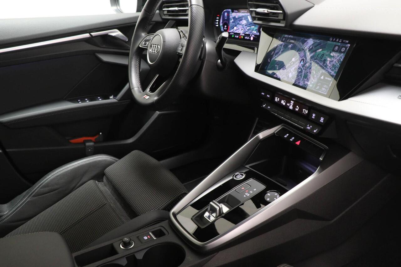 Audi A3 Limousine 30 TFSI S edition | VIRTUAL COCKPIT | CRUISE CONTROL ADAPTIEF | STOELVERWARMING