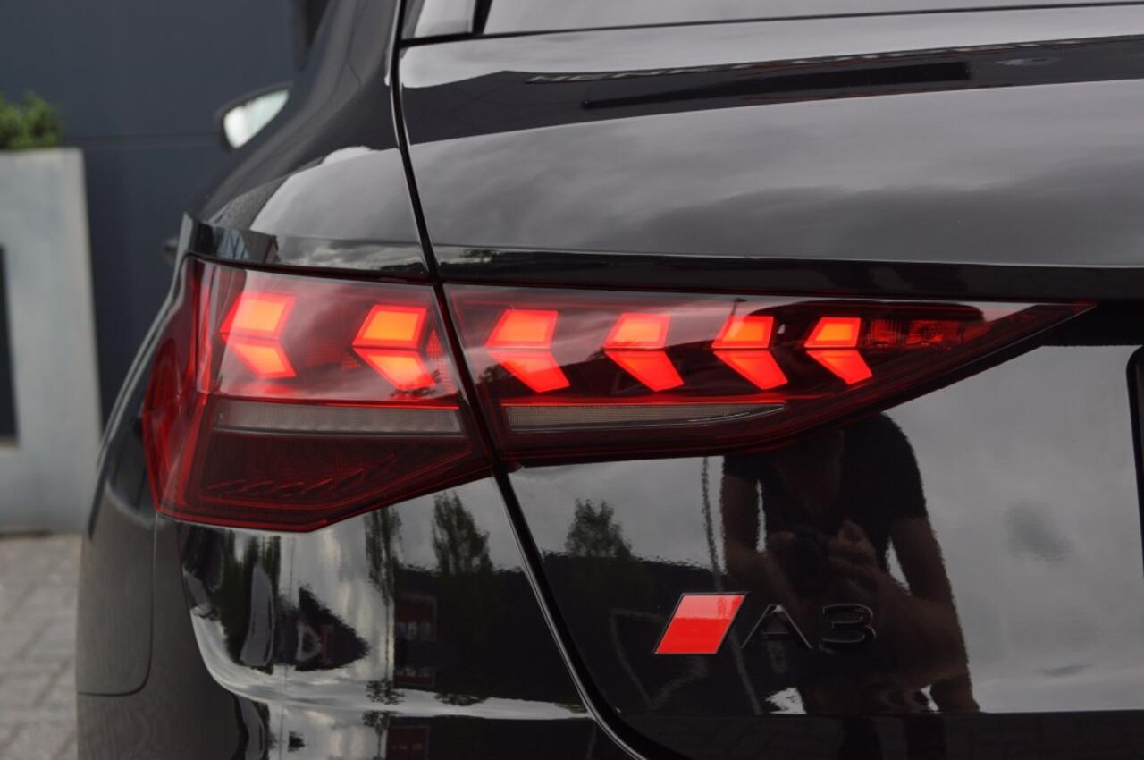 Audi A3 Sportback 35 TFSI S-Tronic S-Line facelift/ Panodak/ 19Inch LM/Camera