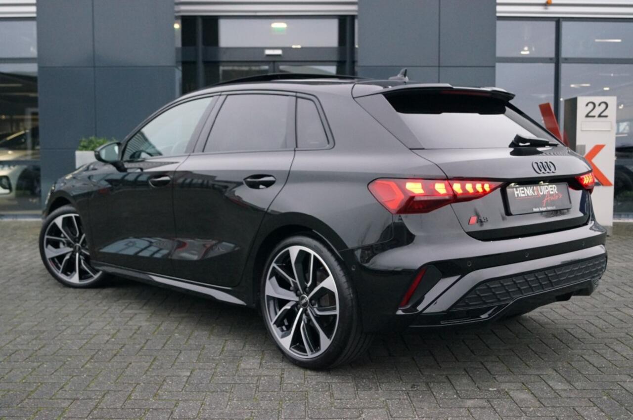 Audi A3 Sportback 35 TFSI S-Tronic S-Line facelift/ Leer ruitmotief/ Panodak/ 19 Inch LM/Camera