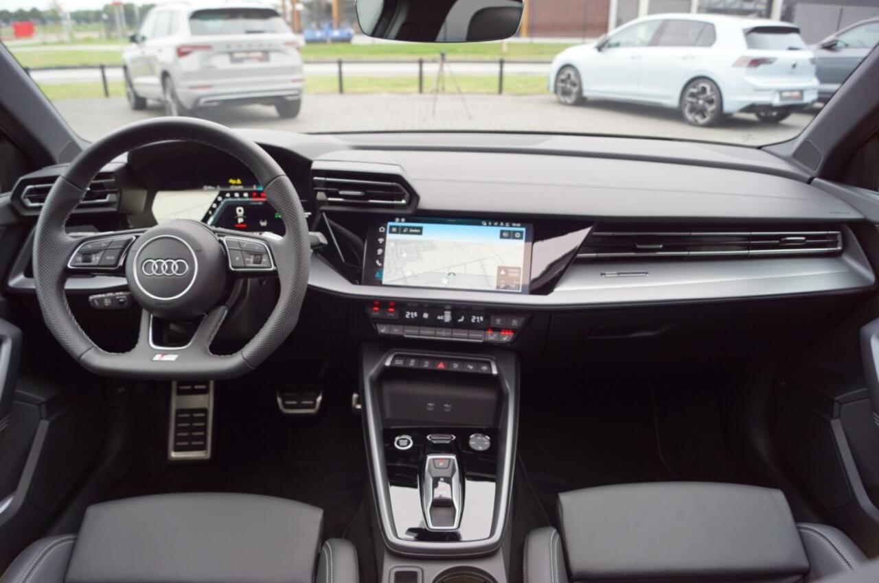 Audi A3 Sportback 35 TFSI S-Tronic S-Line facelift/ Leer ruitmotief/ Panodak/ 19Inch LM/Camera