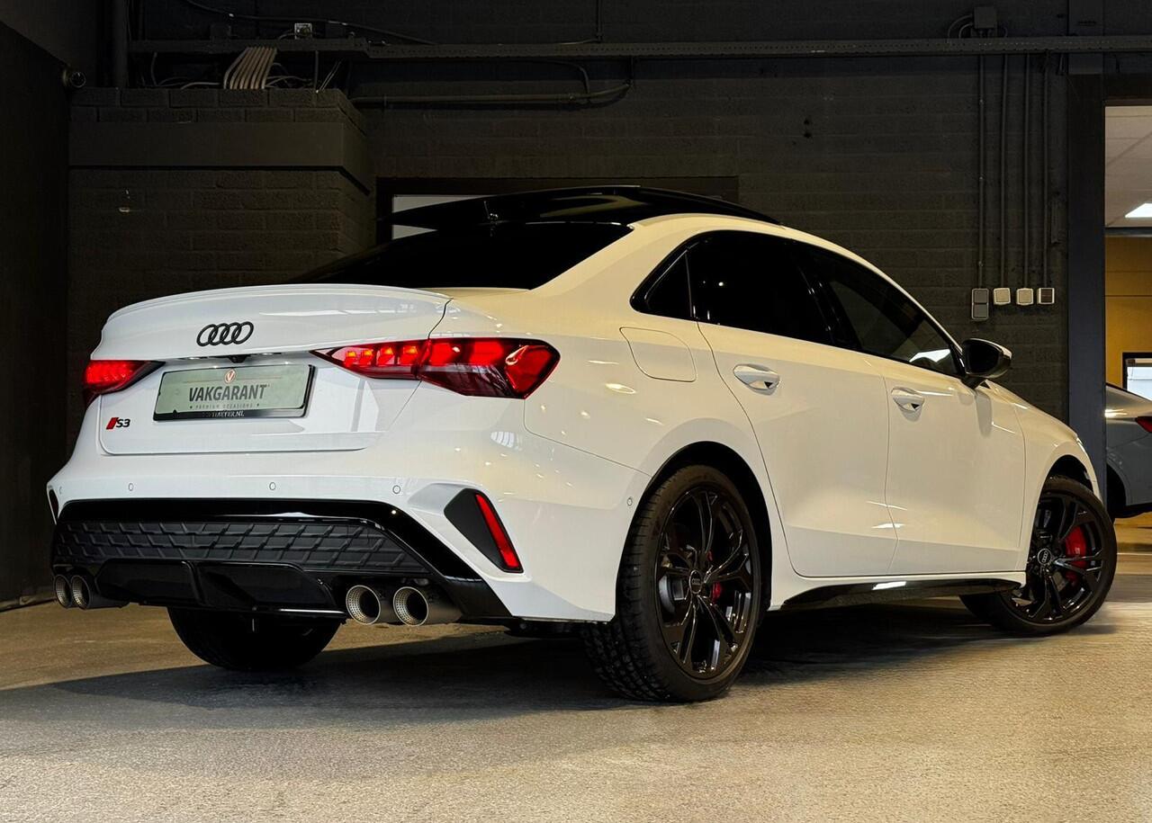 Audi A3 Limousine 2.0 TFSI S3 quattro |Pano |Akrapovic |SONOS |Alcantara |Sfeer |Camera |ACC