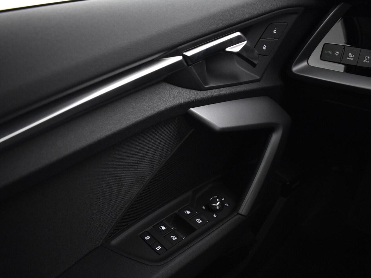 Audi A3 Limousine Advanced edition 30 TFSI 85 kW / 116 PK Limousine · Sonos · Achteruitrijcamera · Stoelverwarming · MEGA Sale