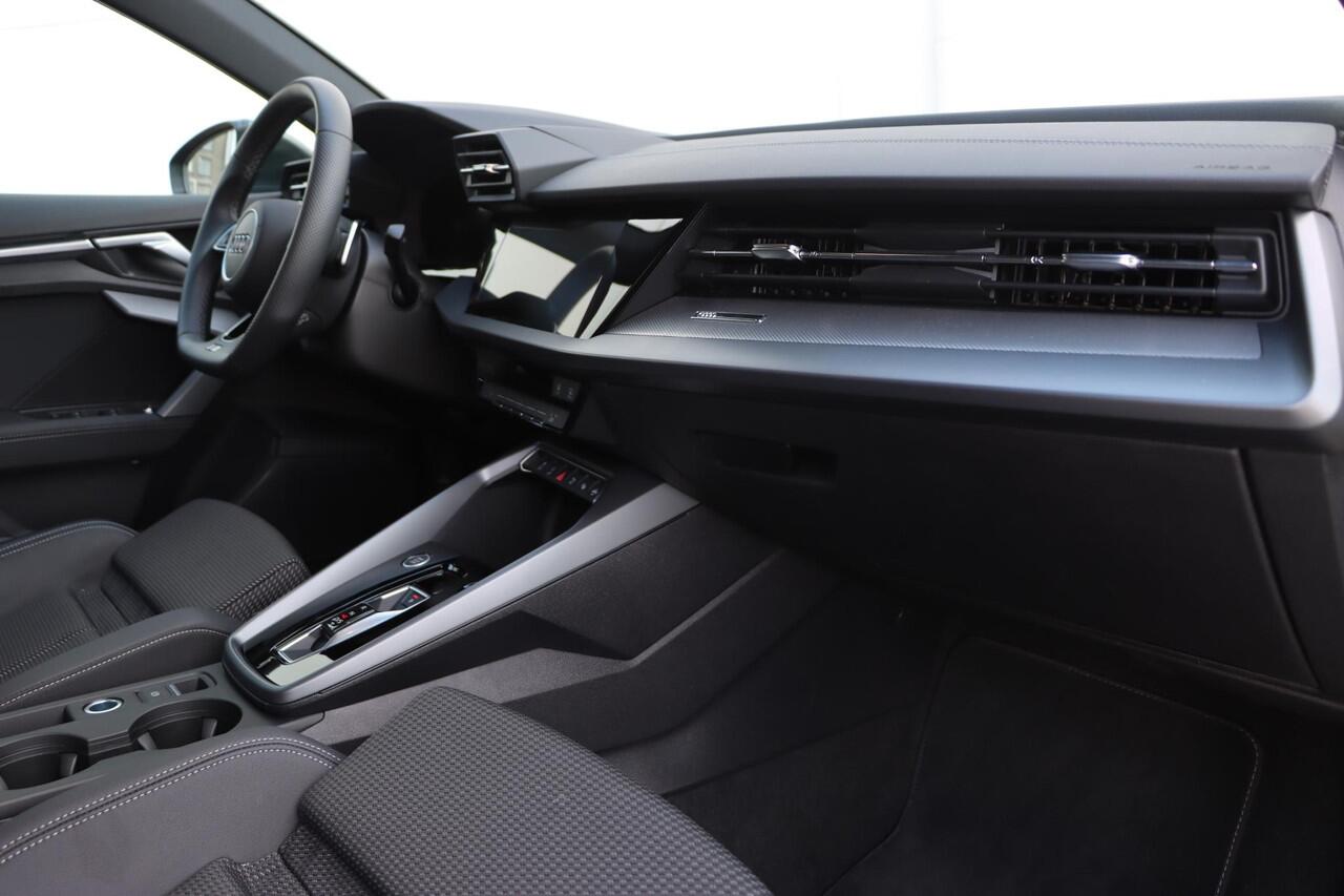 Audi A3 Limousine 30 TFSI S edition 115pk S-Tronic