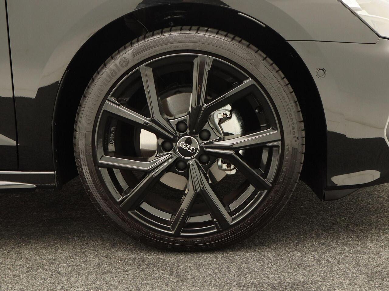 Audi A3 Limousine | 30 TFSI | S edition | | 18 inch velgen | Privacyglas | Sonos 3d | Zwart optiek |