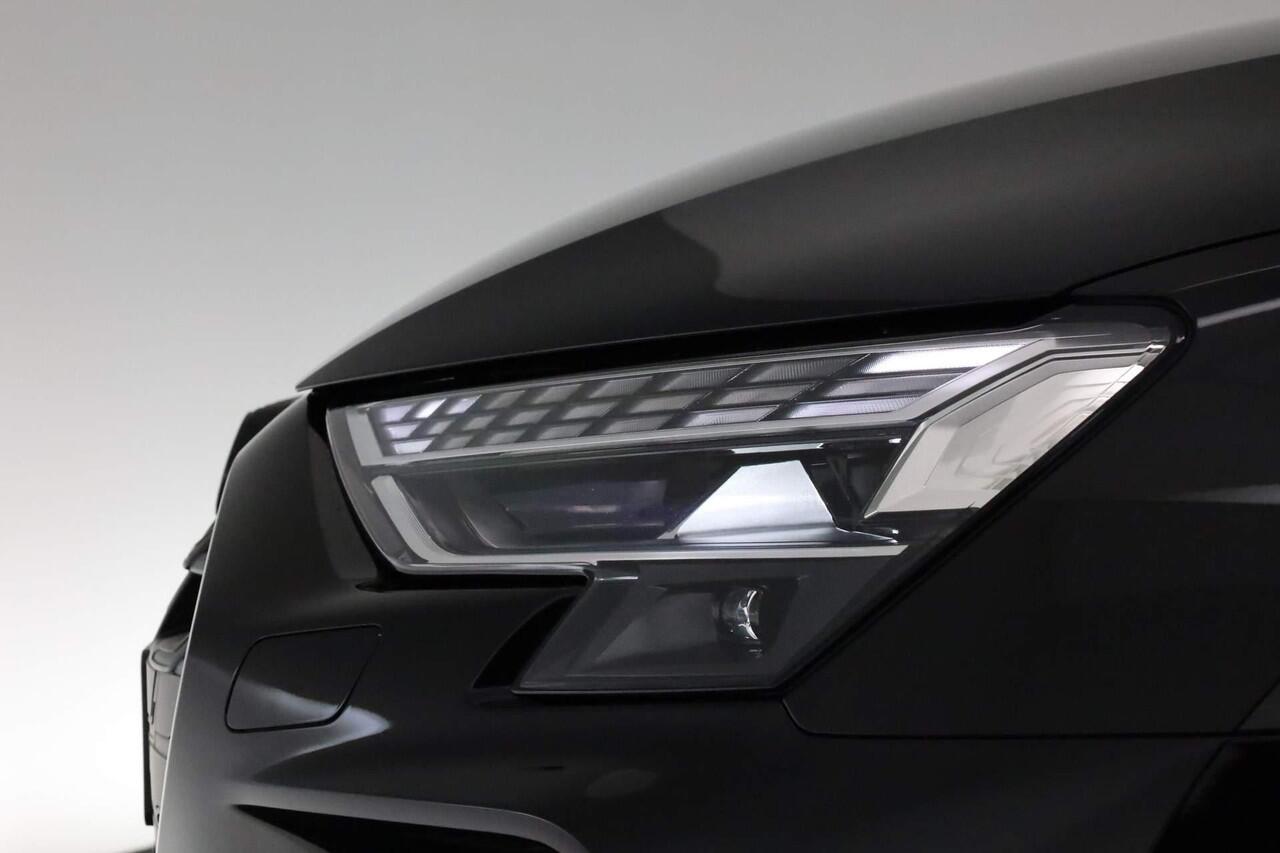 Audi A3 Limousine 30 TFSI 116 PK S edition Audi A3 Limousine 30 TFSI 116PK S-tronic S Edition | Camera | LED | Park assist | Stoelverwarming | 17 inch