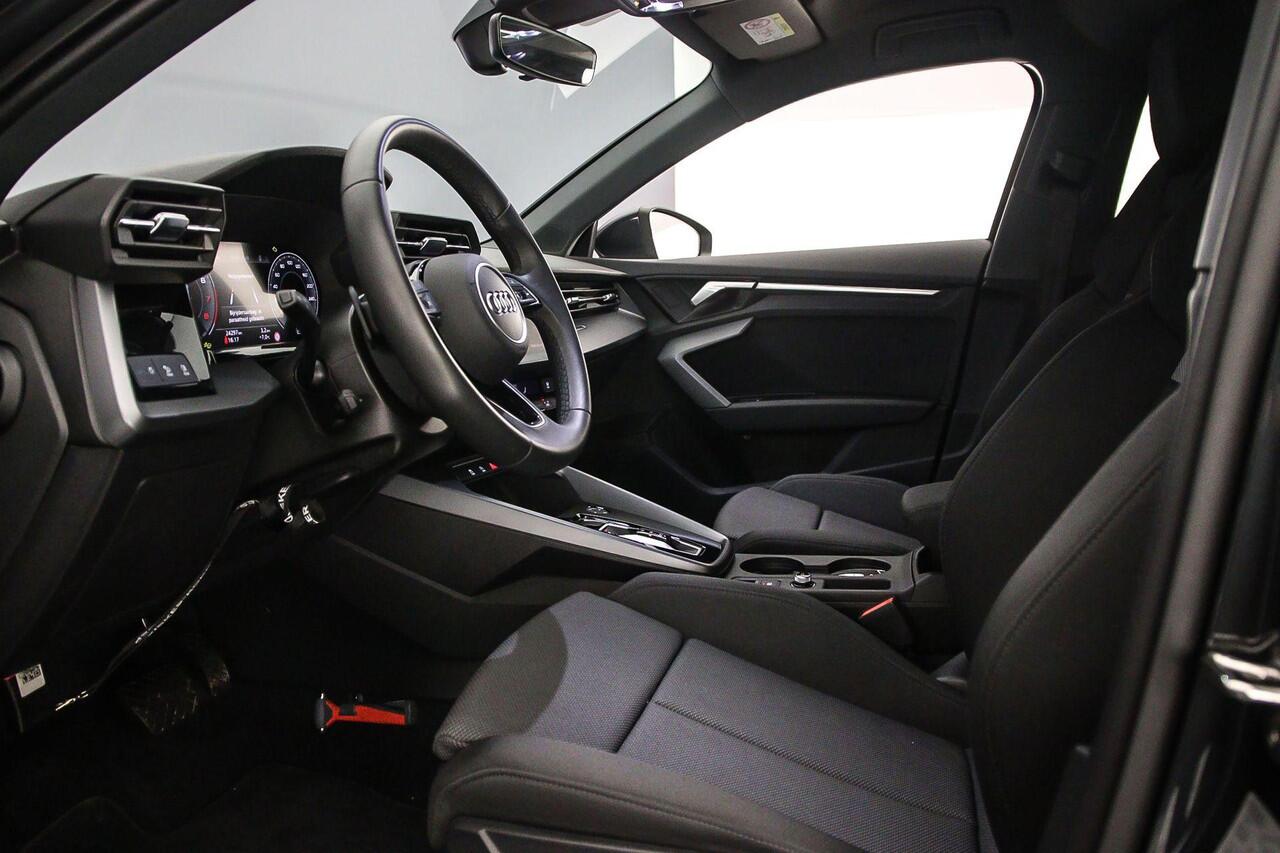 Audi A3 Limousine 30 TFSI advanced edition | Achteruitrijcamera | Audi sound | Full-led | MMI plus |