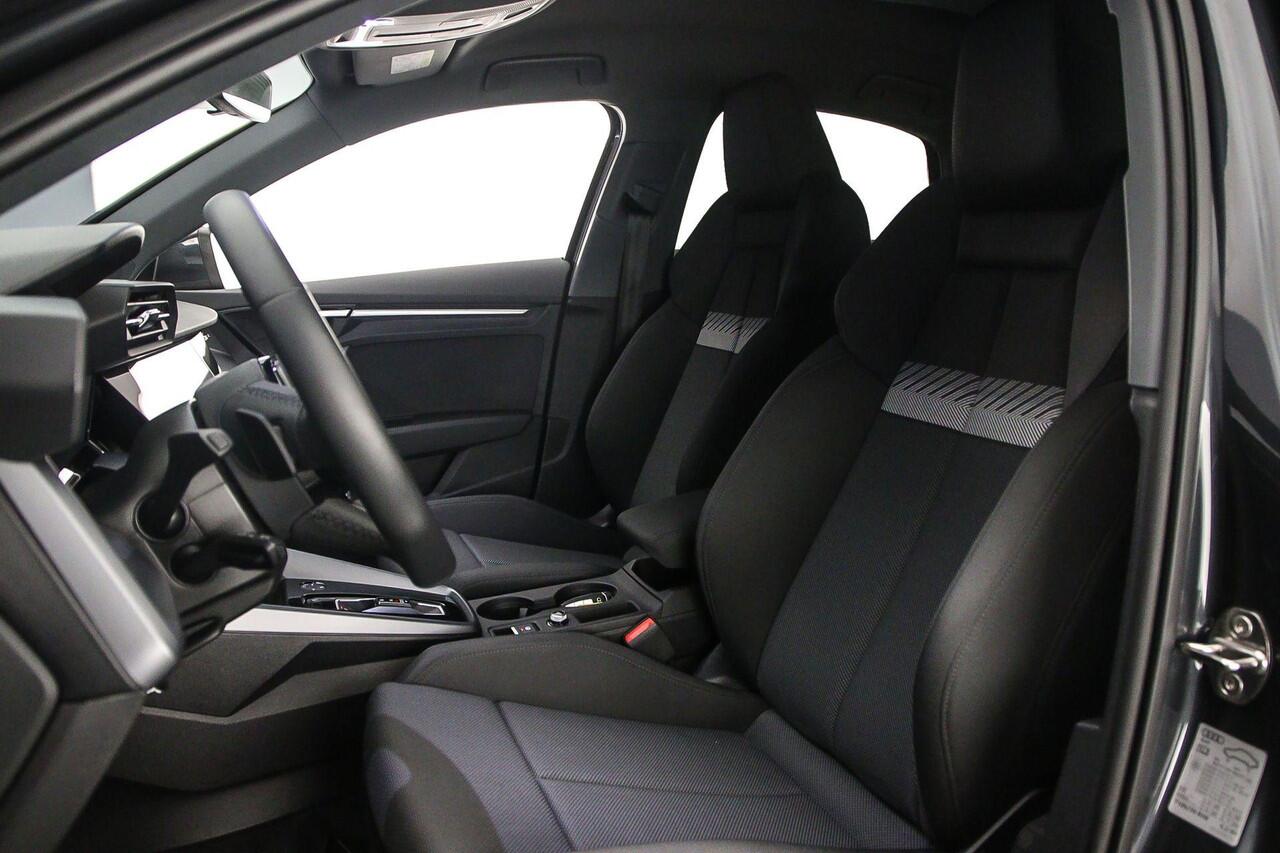 Audi A3 Limousine 30 TFSI advanced edition | Achteruitrijcamera | Audi sound | Full-led | MMI plus |