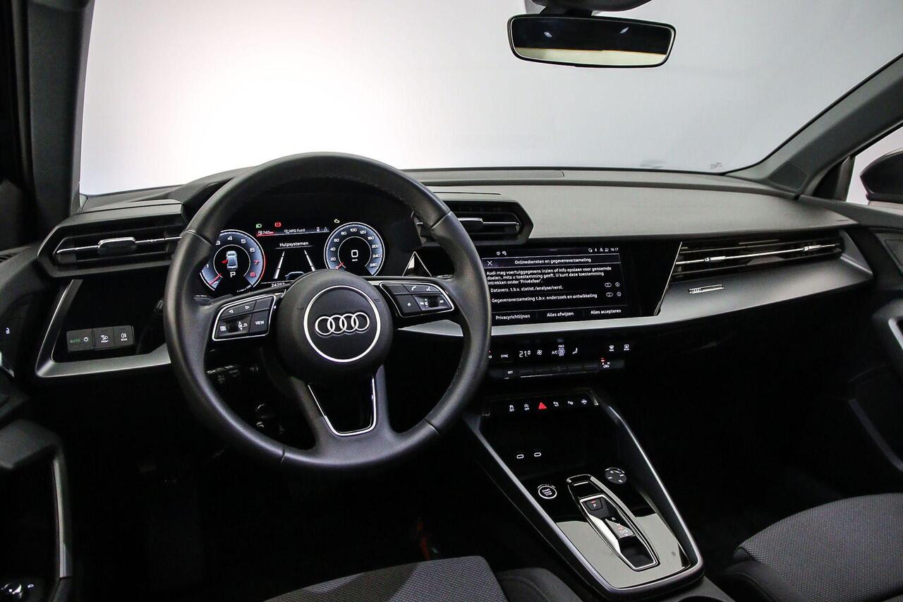 Audi A3 Limousine 30 TFSI advanced edition | Achteruitrijcamera | Audi sound | Full-led | MMI plus |