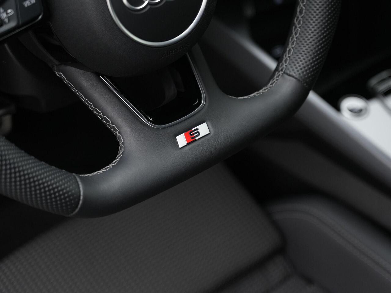 Audi A3 Limousine 35 TFSI 150 pk S-tronic S edition / S-Line | Achteruitrijcamera | Stoelverwarming | Adaptive Cruise | Navigatie