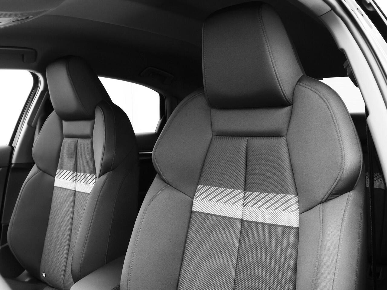 Audi A3 Limousine 30 TFSI Advanced edition 116 PK · Assis.pak Driving+Parking plus · Privacyglas · 3-spaaks sport mf+ afgevl padd · MEGA Sale