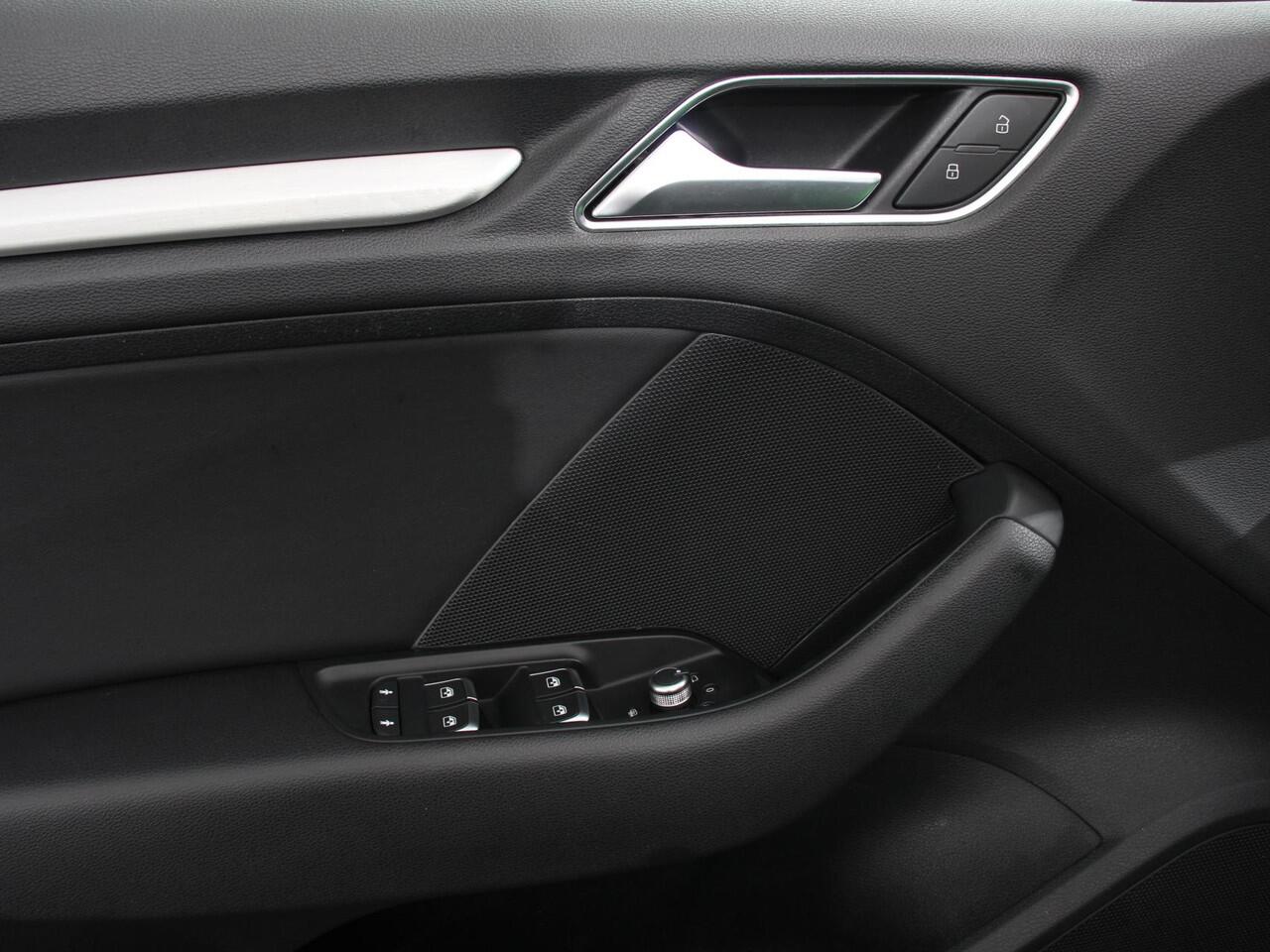 Audi A3 SPORTBACK 1.5 TFSI CNG Automaat S-Line | Navigatie | Parkeersensoren achter | Cruise Control | Stoelverwarming | 18"Lichtmetalen velgen | Ledverlichting | Climate Control