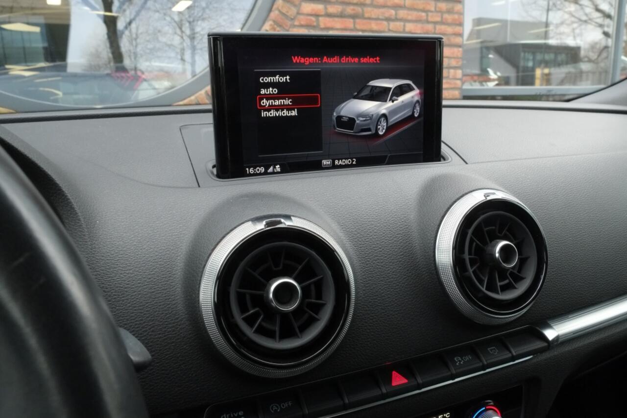 Audi A3 SPORTBACK 30 TFSI Sport Lease Edition, Trekhaak