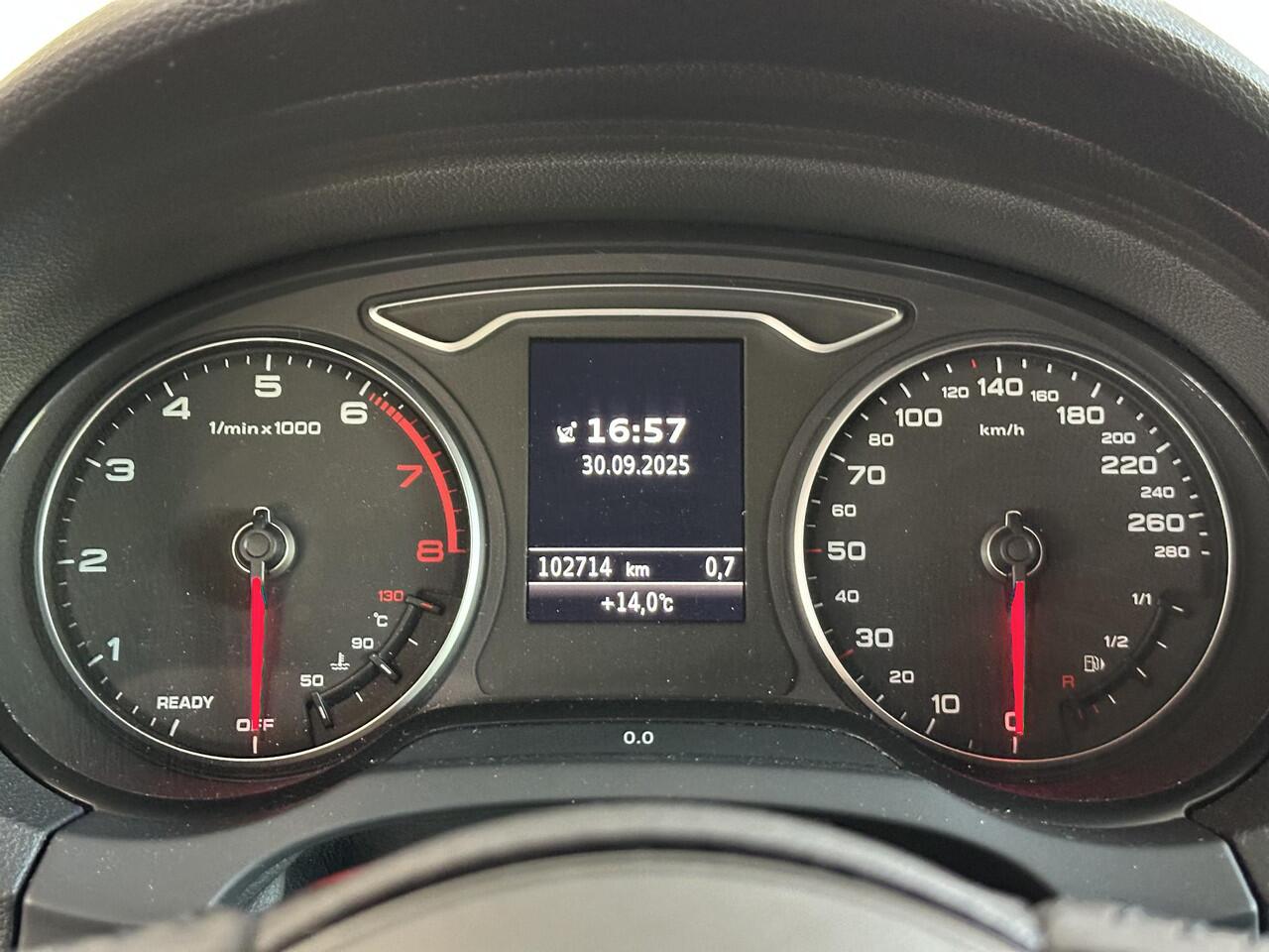 Audi A3 SPORTBACK 35 TFSI CoD Advance Sport | AUTOMAAT | NAVIGATIE | STOELVERWARMING | PARKEERSENSOREN ACHTER