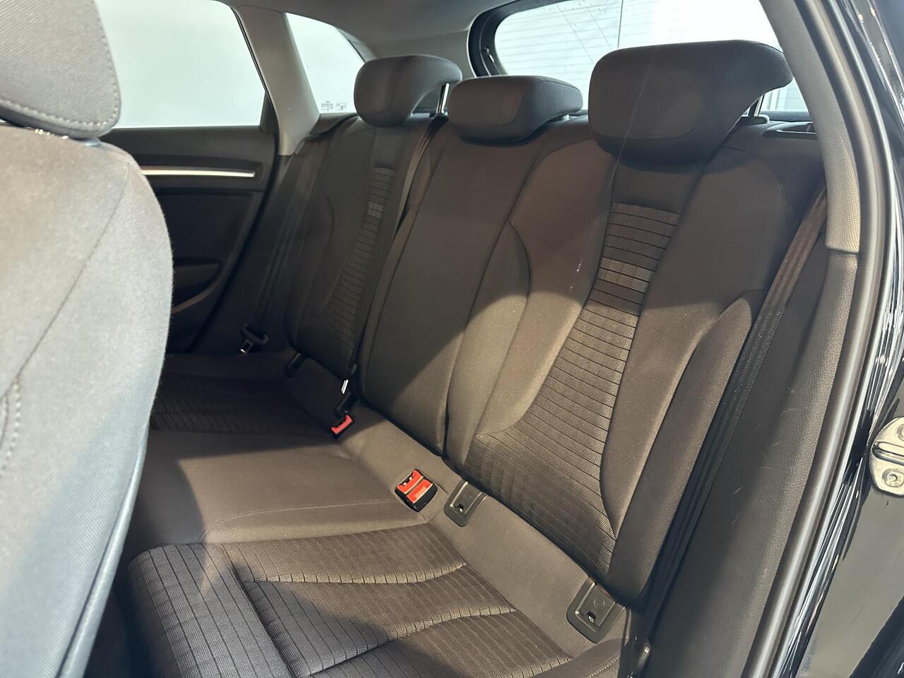 Audi A3 SPORTBACK 35 TFSI CoD Advance Sport | AUTOMAAT | NAVIGATIE | STOELVERWARMING | PARKEERSENSOREN ACHTER