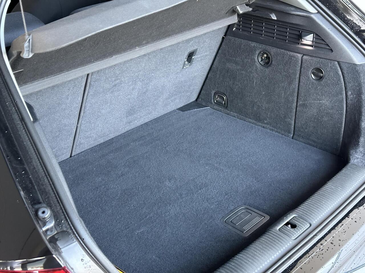 Audi A3 SPORTBACK 35 TFSI CoD Advance Sport | AUTOMAAT | NAVIGATIE | STOELVERWARMING | PARKEERSENSOREN ACHTER