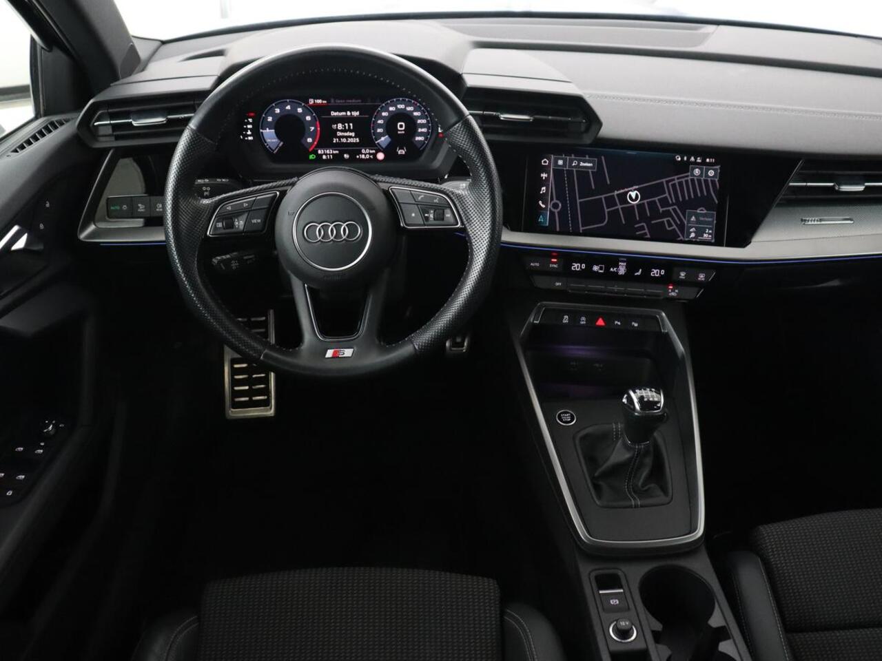 Audi A3 SPORTBACK 35 TFSI Edition One | Trekhaak | Park Assist | Matrix LED | Carplay | Adaptive cruise | Sportstoelen | Virtual Cockpit | Navigatie | Half leder | Climate control | Bluetooth