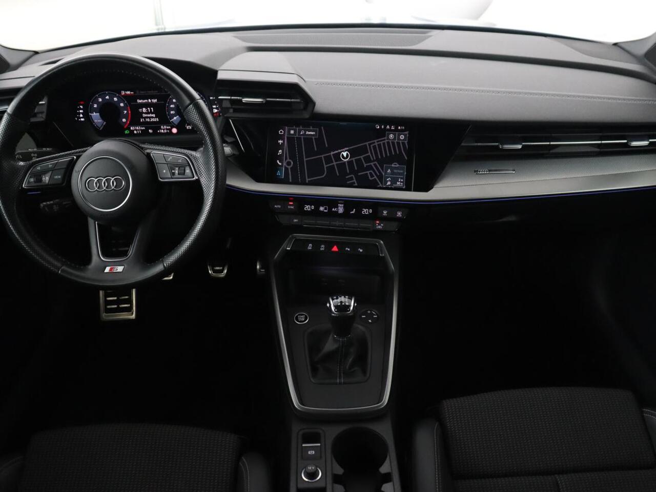 Audi A3 SPORTBACK 35 TFSI Edition One | Trekhaak | Park Assist | Matrix LED | Carplay | Adaptive cruise | Sportstoelen | Virtual Cockpit | Navigatie | Half leder | Climate control | Bluetooth
