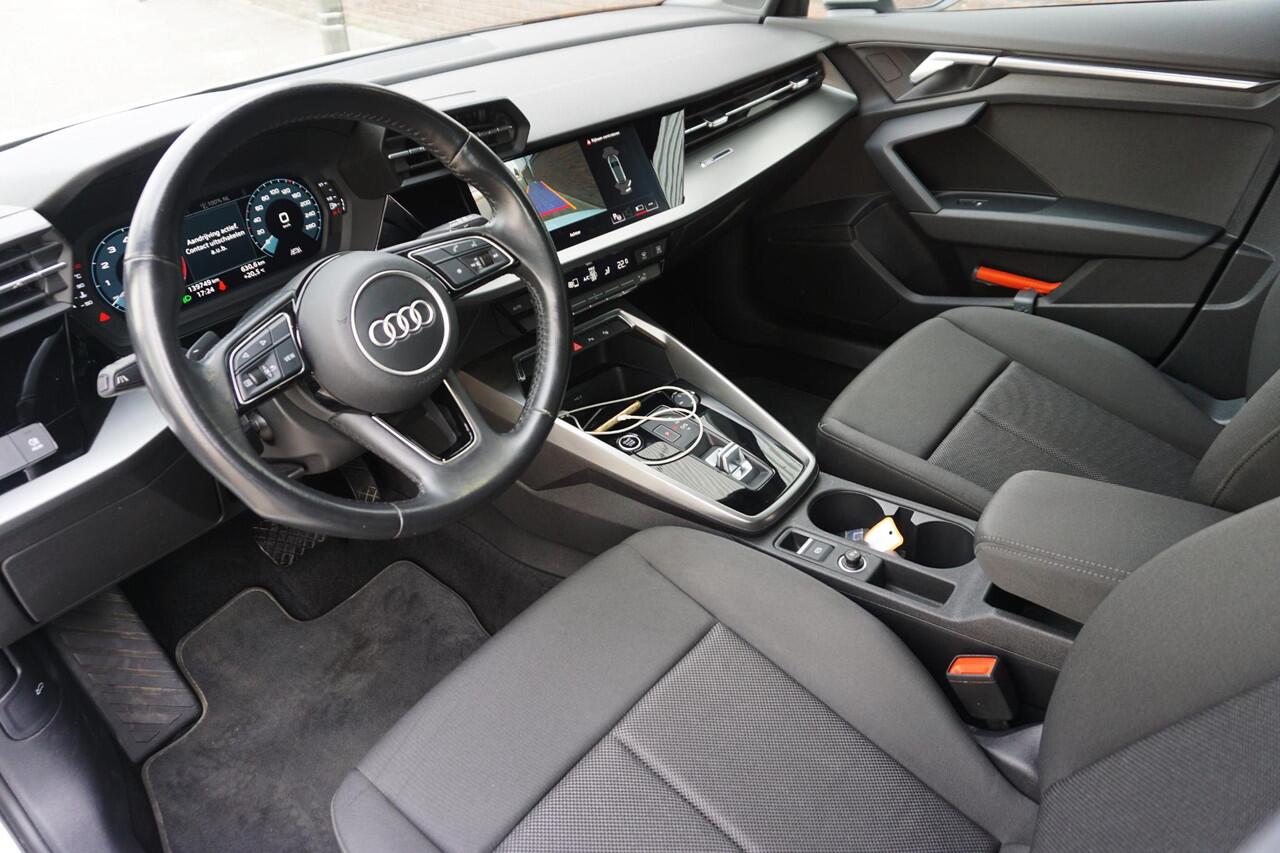 Audi A3 SPORTBACK 35 TFSI150PK/Digitaal Dashboard/Camera/Automatisch inparkeer hulpsysteem.