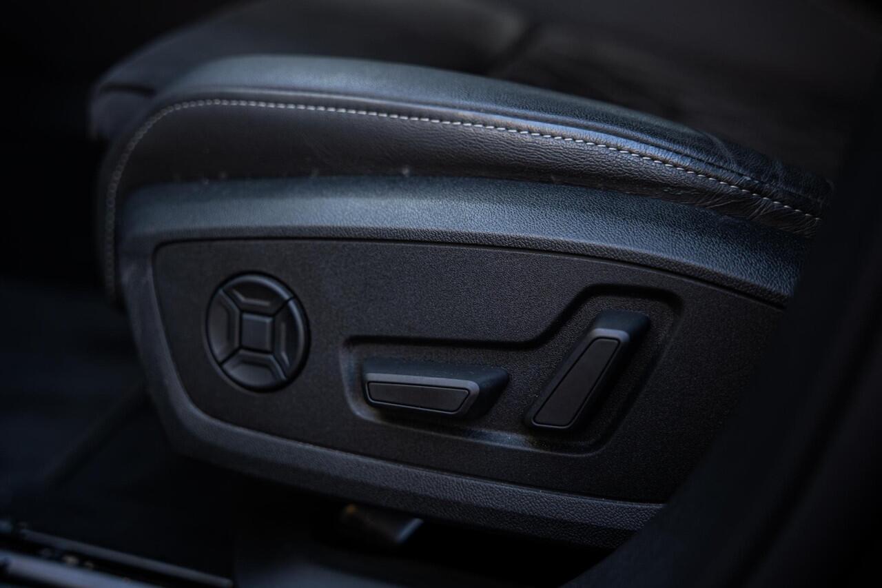 Audi A3 SPORTBACK 40 TFSI e Business edition 2X S-line / ACC / RS Stoel / MATRIX / DEALER ONDERHOUDEN / ELEKTRISCHE ACHTERKLEP / DEALER ONDERHOUDEN / GARANTIE