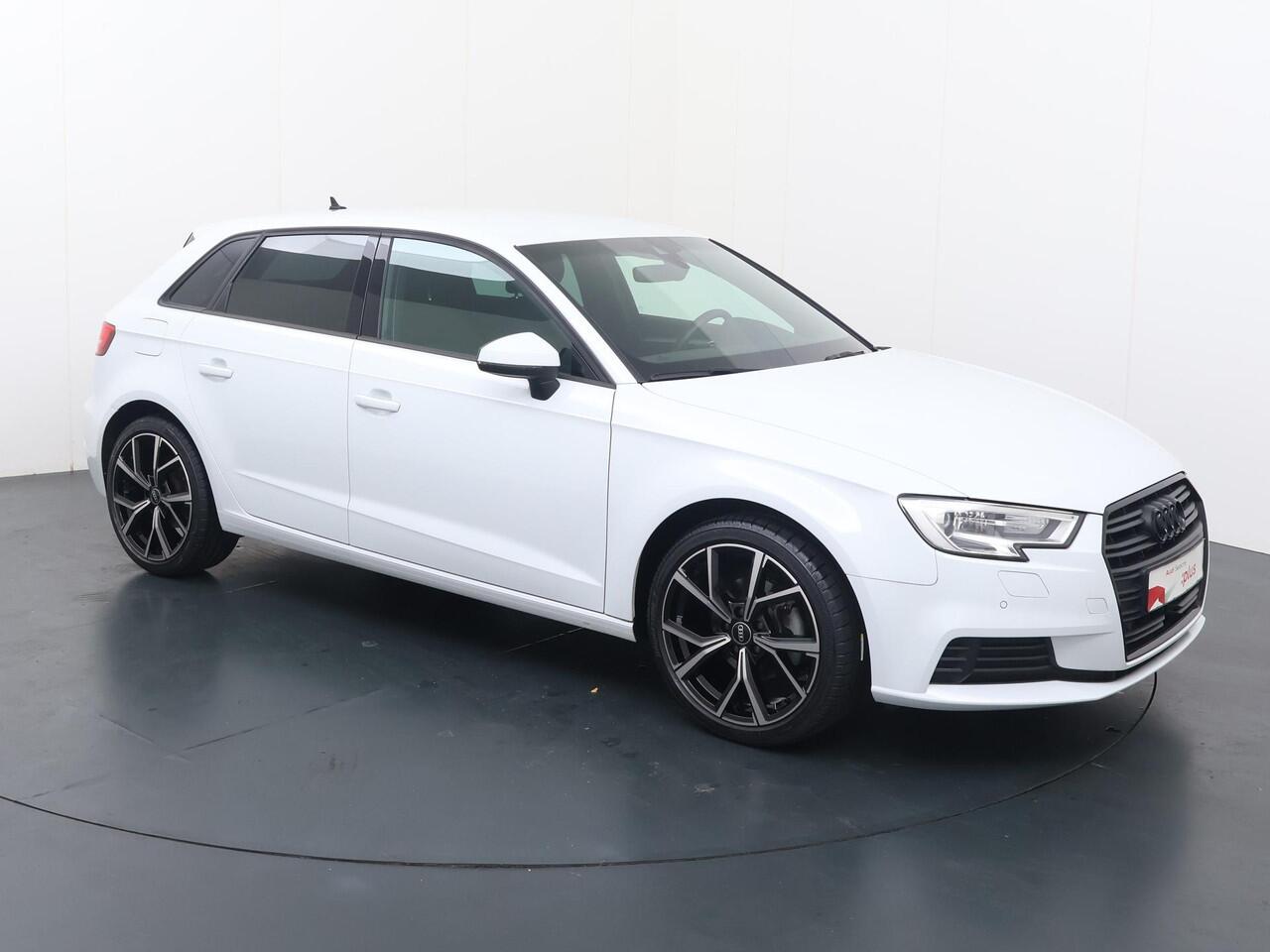 Audi A3 SPORTBACK 35 TFSI CoD Pro Line | 150 PK | Trekhaak | Achteruitrijcamera | Adaptive cruise control | Automaat |
