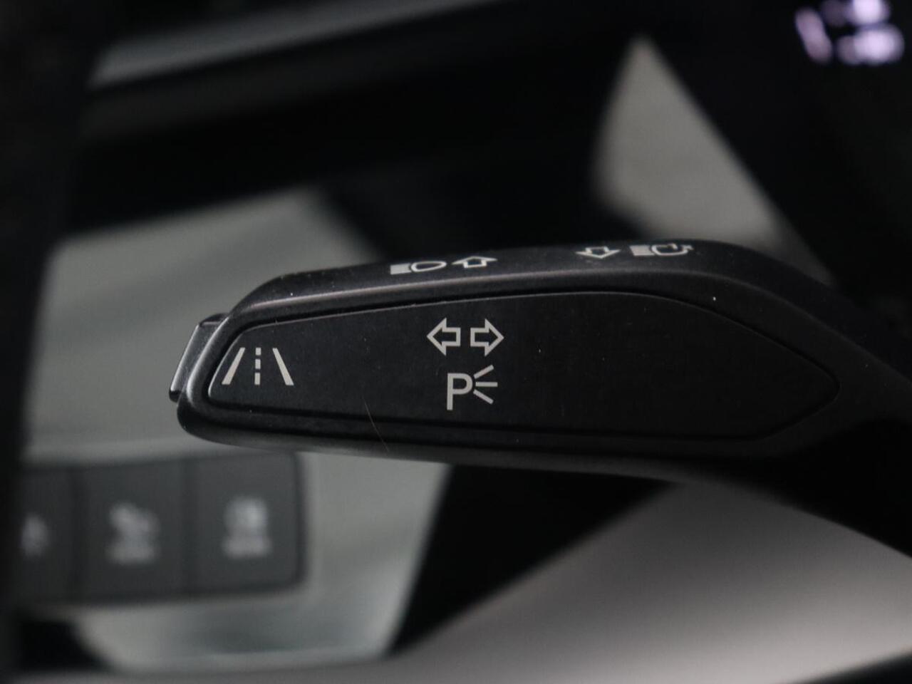 Audi A3 SPORTBACK 35 TFSI S edition | Carplay | Sportstoelen | Full LED | Navigatie | Half leder | Virtual Cockpit | Climate control | Parkeerhulp | Cruise control | Bluetooth | DAB | Sportstuur