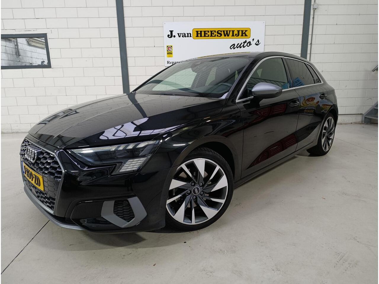 Audi A3 SPORTBACK 35 TFSI edition one S Line | virtual cockpit | sport onderstel | Lmv | Pdc