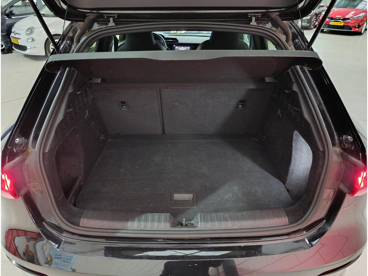 Audi A3 SPORTBACK 35 TFSI edition one S Line | virtual cockpit | sport onderstel | Lmv | Pdc