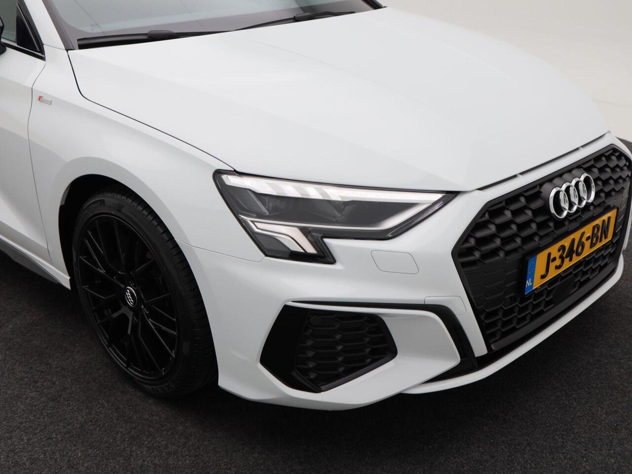 Audi A3 SPORTBACK 35 TFSi S-Line 150 Pk Automaat | Virtual Cockpit | Adaptive Cruise | LED | Zwarte Hemel | CarPlay | 19 Inch | 93.140 Km!