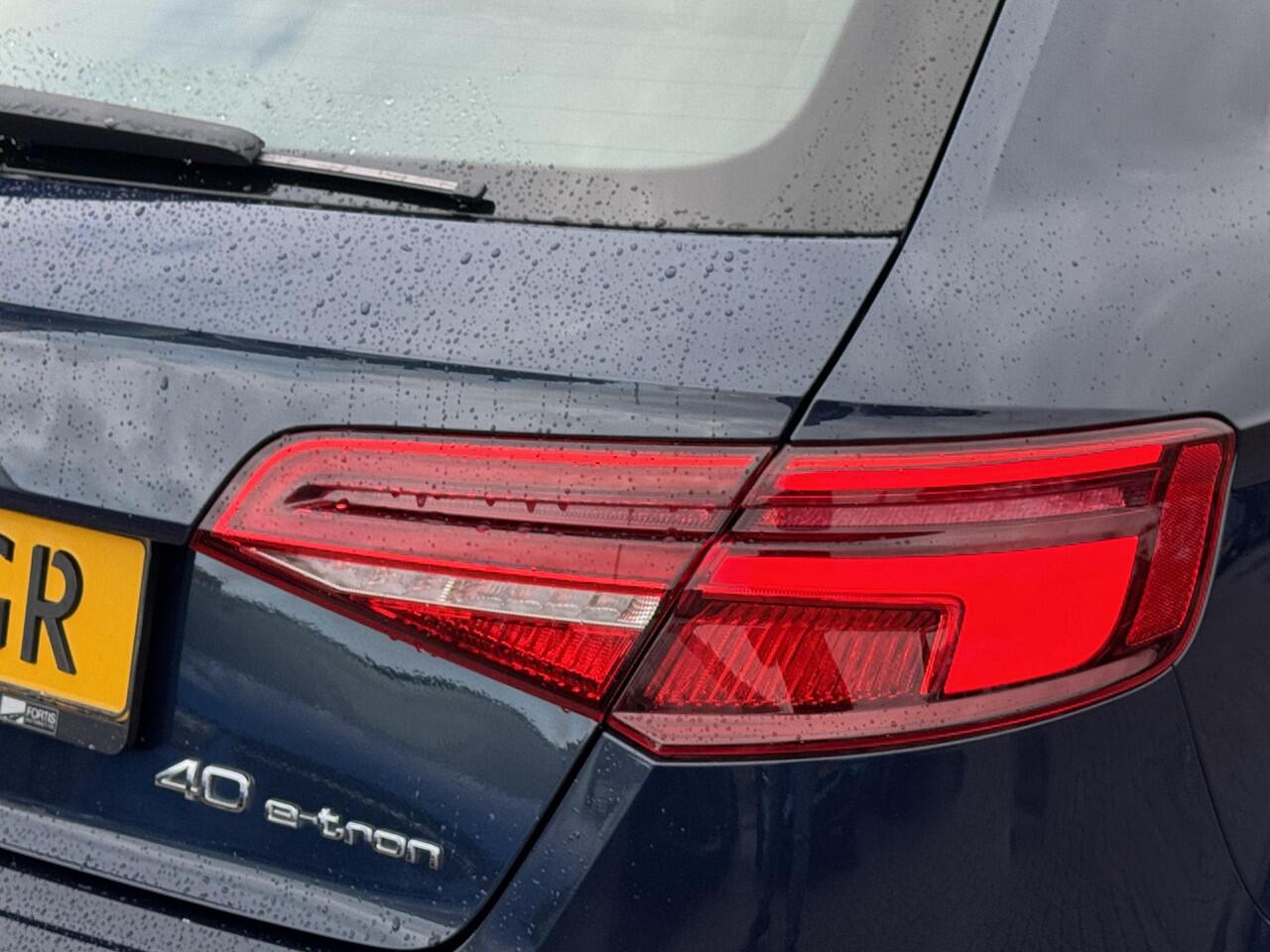 Audi A3 SPORTBACK 40 TFSI e Edition S-LINE | 1/2 LEDER | NAVI | PDC