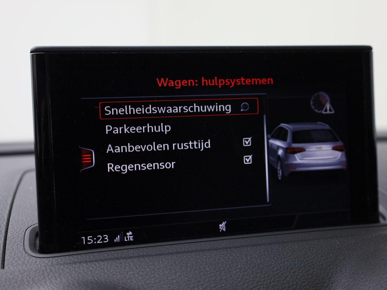 Audi A3 SPORTBACK 30 TFSI/116PK Advance Sport · Navigatie · Drive select · Stoelverwarming