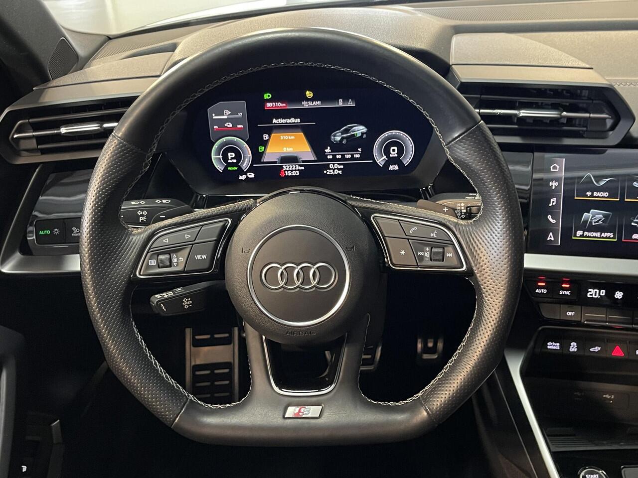 Audi A3 SPORTBACK 40 TFSI e S-Line 18"/Panoramadak/B&O/Keyless/Matrix LED/Apple Carplay & Android Auto/PDC v+a/Navigatie