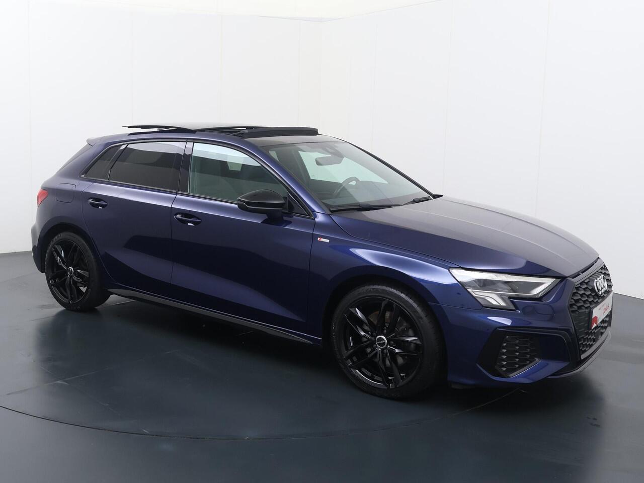 Audi A3 SPORTBACK 30 TFSI S edition | 110 PK | Automaat | Panoramadak | Adaptive cruise control | S line |