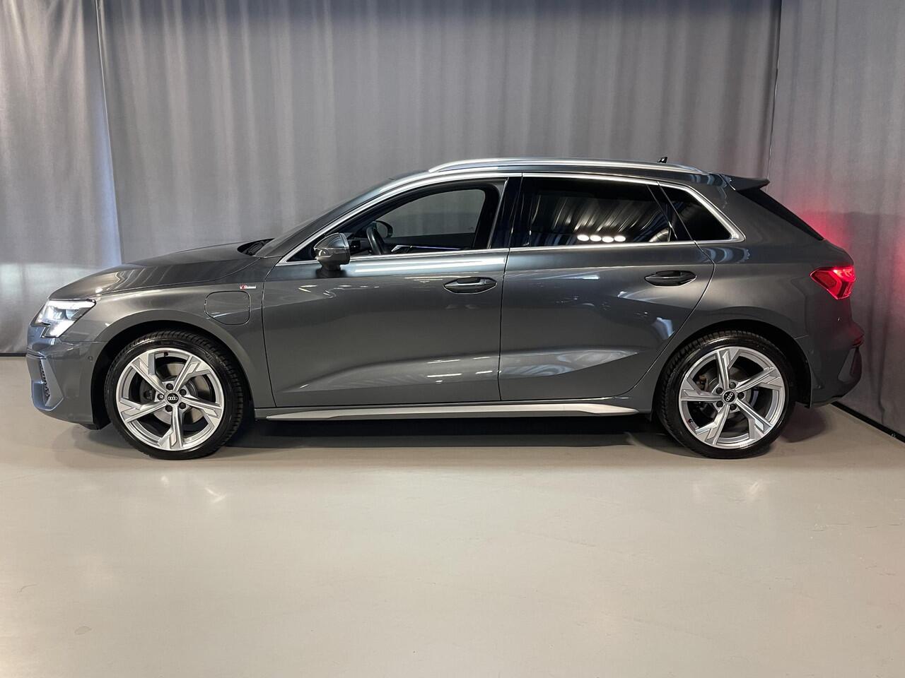 Audi A3 SPORTBACK 40 TFSI e S edition Competition 18"/B&O/Elektrische stoel + memory/Camera/Trekhaak/Keyless/Matrix LED/Adaptieve cruise/Elektrische klep/Stoelverwarming/Keyless