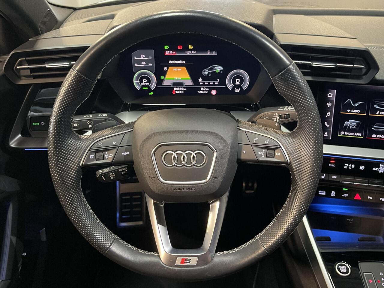 Audi A3 SPORTBACK 40 TFSI e S edition Competition 18"/B&O/Elektrische stoel + memory/Camera/Trekhaak/Keyless/Matrix LED/Adaptieve cruise/Elektrische klep/Stoelverwarming/Keyless