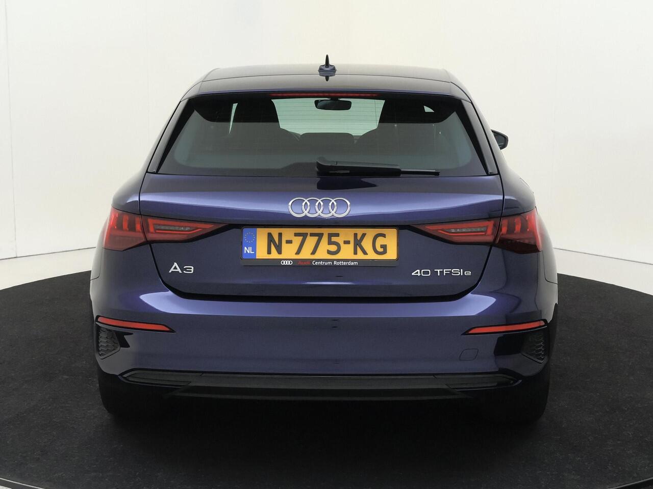 Audi A3 SPORTBACK 40 TFSI e Business edition | Parkeersensoren achter | CarPlay | Navigatie | Electronic climate control | Full LED | Digital cockpit |