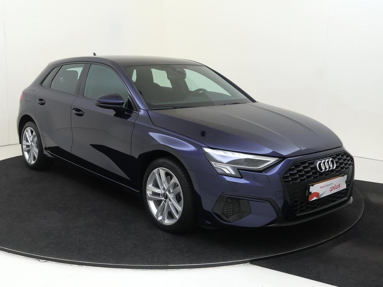 Audi A3 SPORTBACK 40 TFSI e Business edition | Parkeersensoren achter | CarPlay | Navigatie | Electronic climate control | Full LED | Digital cockpit |