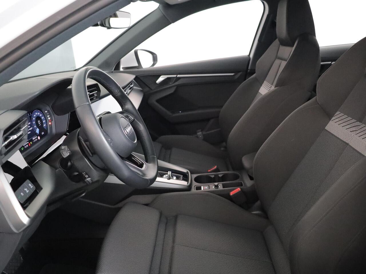 Audi A3 SPORTBACK 30 TFSI Advanced edition 110 pk S-tronic | Navigatie | Parkeersensoren achter | Autom. airco | LED koplampen | Apple Carplay/Android Auto |