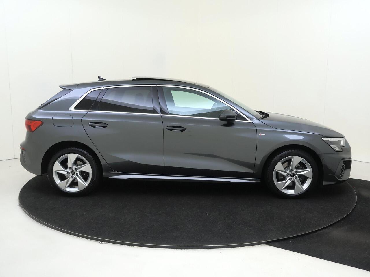 Audi A3 SPORTBACK 40 TFSI S Edition | Panoramadak | Lederen bekleding | Virtual cockpit Plus | Adaptieve cruise control | Navigatie Plus | Full LED verlichting | Parkeerassistent | Stoelverwarming |