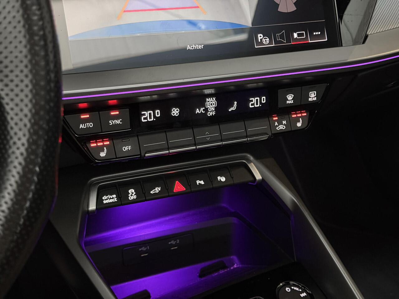 Audi A3 SPORTBACK 45 TFSI e S edition Competition 245PK - S LINE - RS STOELEN - PANORAMADAK - TURBO BLAUW - SFEER VERLICHTING