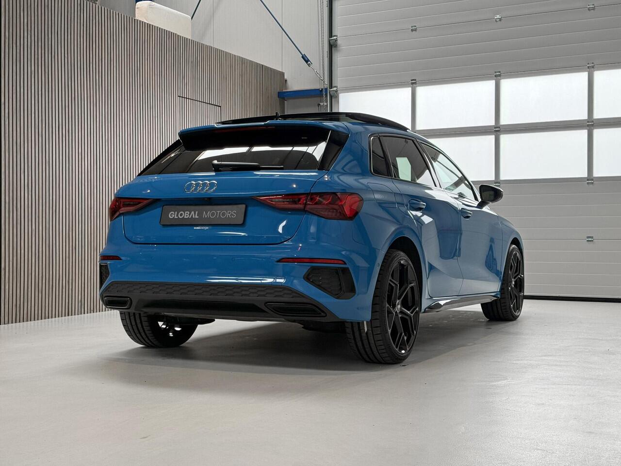 Audi A3 SPORTBACK 45 TFSI e S edition Competition 245PK - S LINE - RS STOELEN - PANORAMADAK - TURBO BLAUW - SFEER VERLICHTING