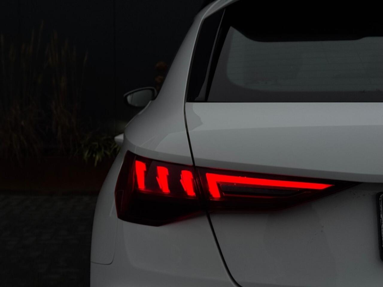 Audi A3 SPORTBACK 40 TFSI e 3x S Line FULL PANO NAVI CAMERA LEDER LED SPORTVELGEN