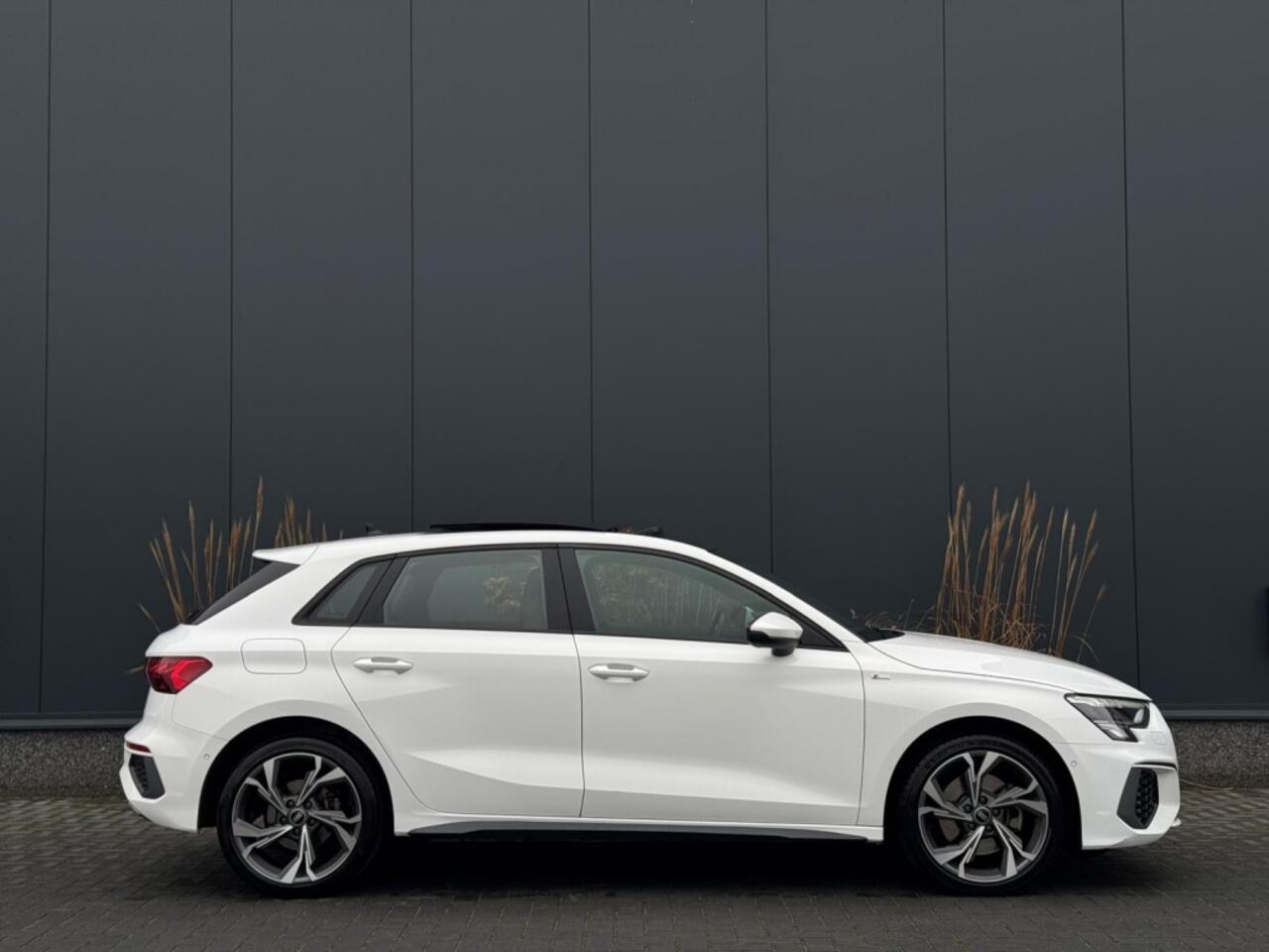 Audi A3 SPORTBACK 40 TFSI e 3x S Line FULL PANO NAVI CAMERA LEDER LED SPORTVELGEN