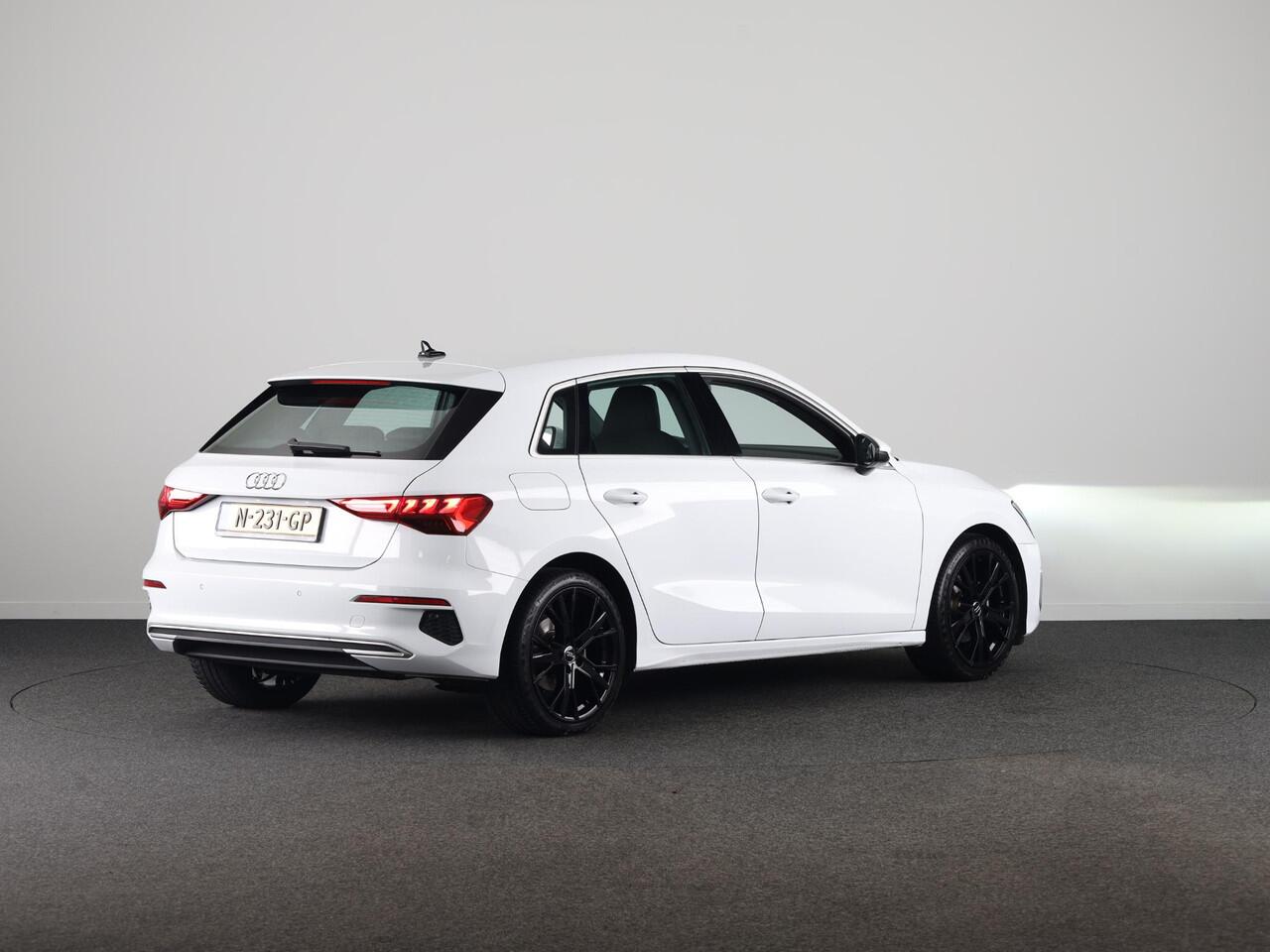 Audi A3 SPORTBACK 35 TFSI Advanced edition 150 pk | Navigatie | Parkleersensoren achter | Adaptieve cruise control | Matrix LED koplampen | Apple Carplay/Android Auto |