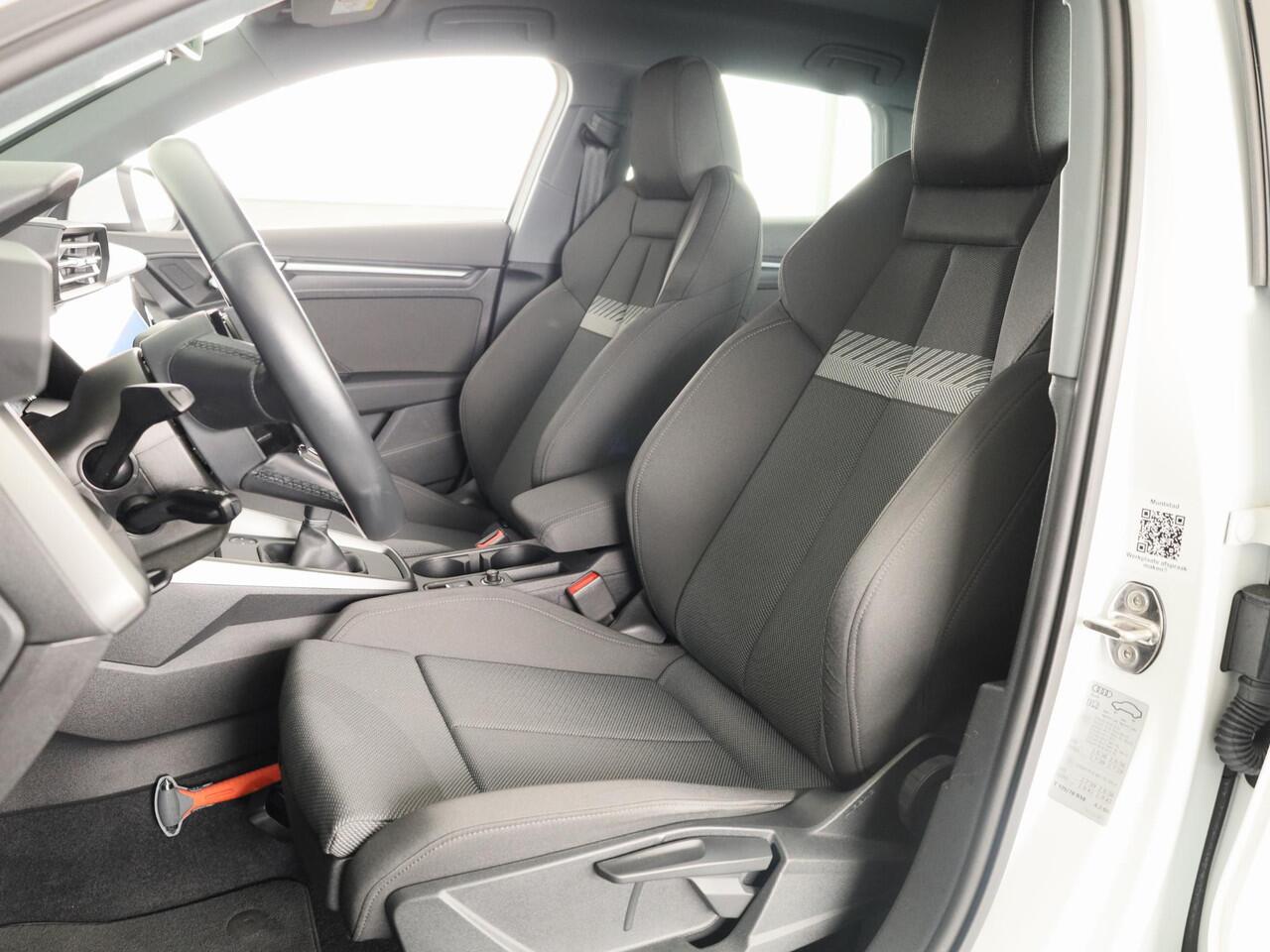 Audi A3 SPORTBACK 35 TFSI Advanced edition 150 pk | Navigatie | Parkleersensoren achter | Adaptieve cruise control | Matrix LED koplampen | Apple Carplay/Android Auto |