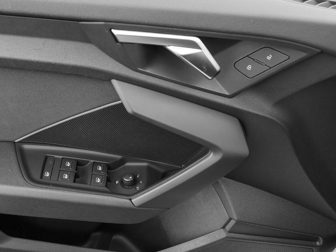 Audi A3 SPORTBACK 35 TFSI 150PK S-tronic Advanced · Navigatie · P-Sensoren · Keyless · Stoelverwarming · Cruise Control · 17'' Inch ·