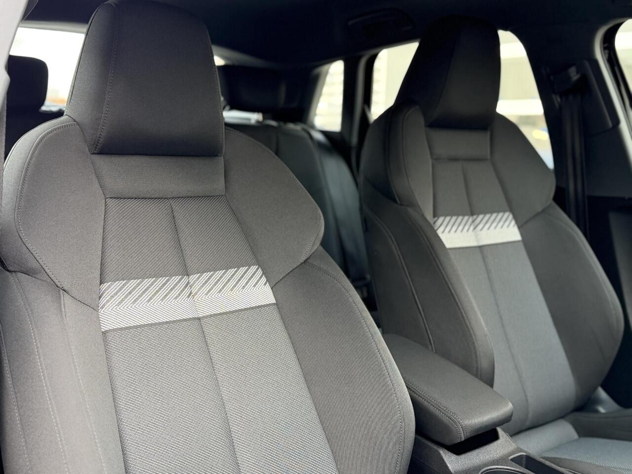 Audi A3 SPORTBACK 30 TFSI Business edition 110PK S-tronic | Sportstoelen | Adaptieve cruise | Apple carplay | Virtual cockpit |