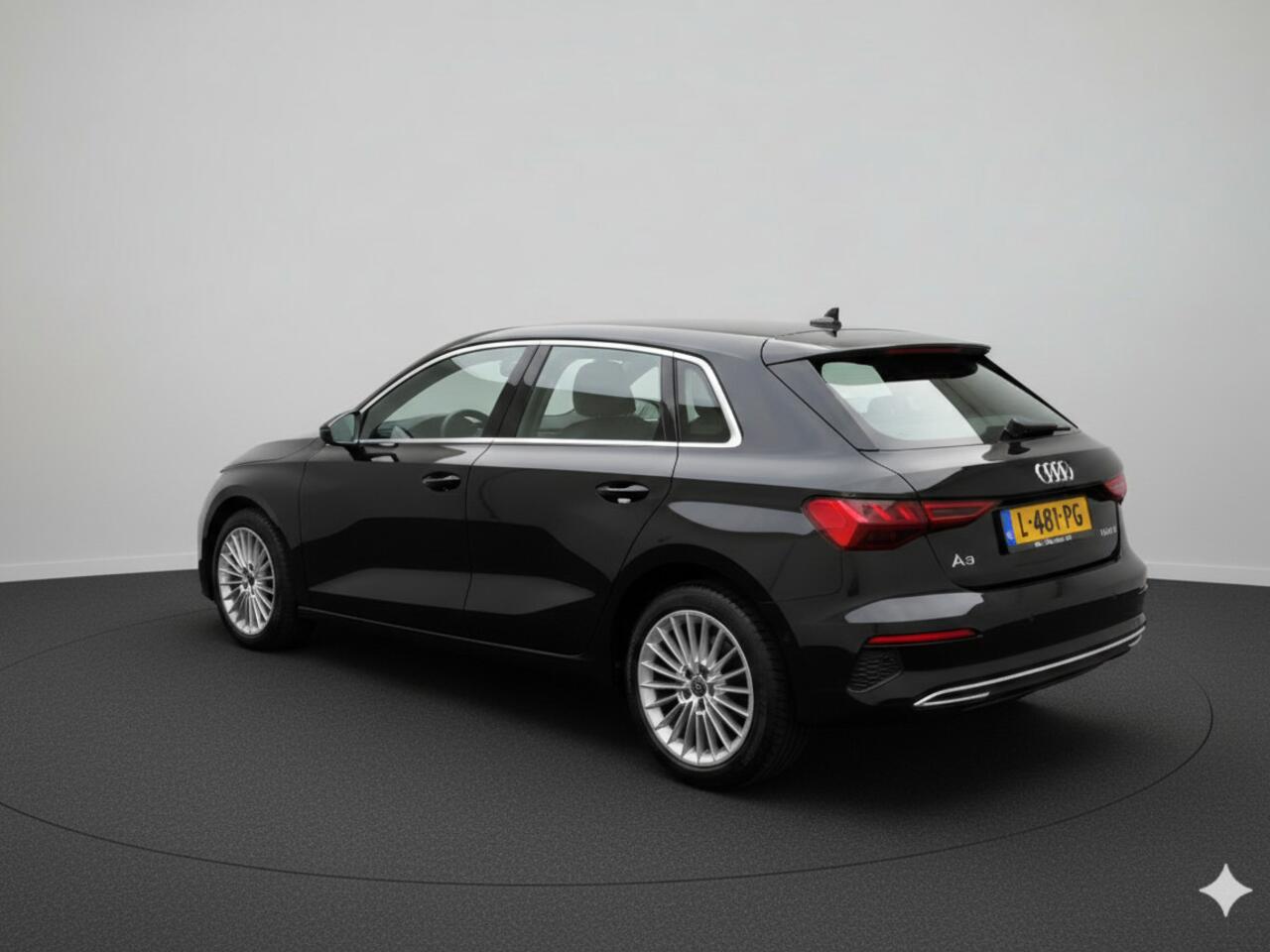 Audi A3 SPORTBACK 30 TFSI Business edition 110PK S-tronic | Sportstoelen | Adaptieve cruise | Apple carplay | Virtual cockpit |