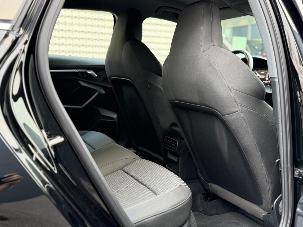 Audi A3 SPORTBACK 30 TFSI Business edition 110PK S-tronic | Sportstoelen | Adaptieve cruise | Apple carplay | Virtual cockpit |